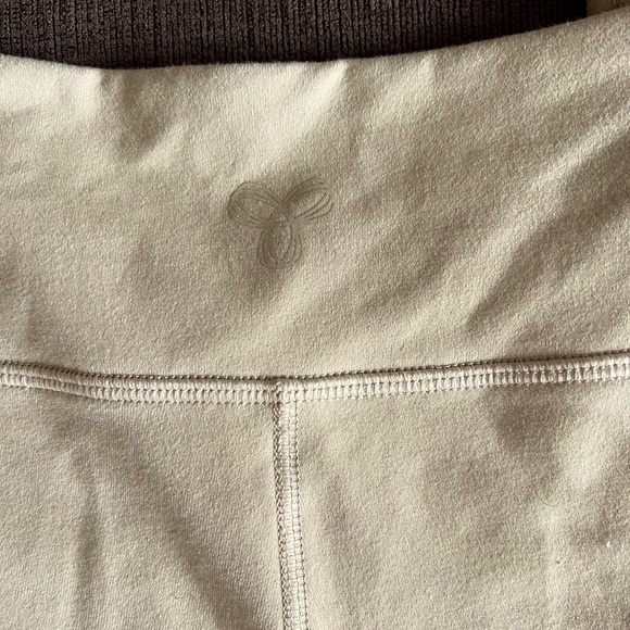 EUC TnaLife Atmosphere Hi-Rise Legging - Taupe - Medium - Picture 4 of 8